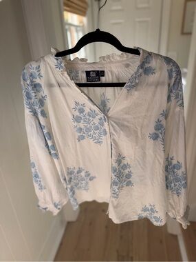 Madison Matthews White Blouse with Light Blue Floral Print size M